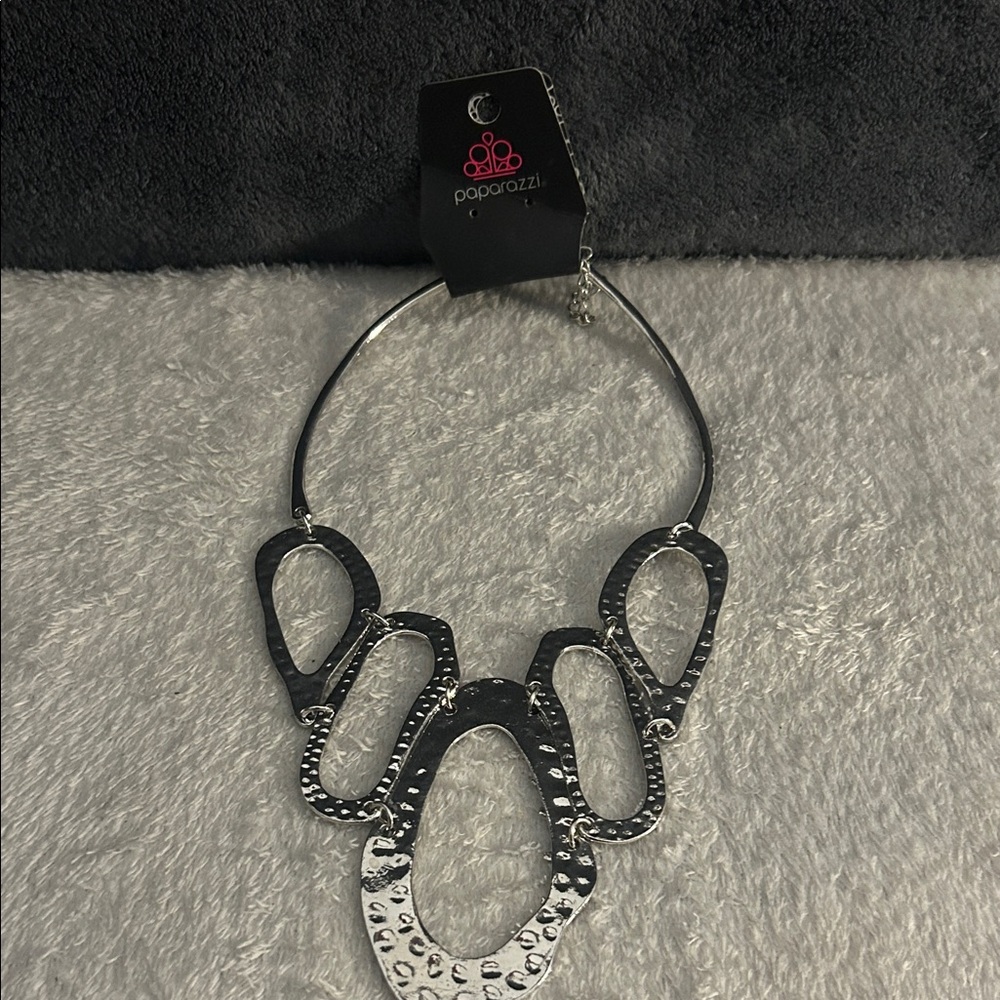 Paparazzi Chic Silver Necklace